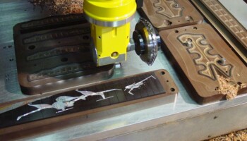 Sawing fret slots with the right angle head