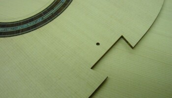 Top perimeter as well as locating holes can easily be cut