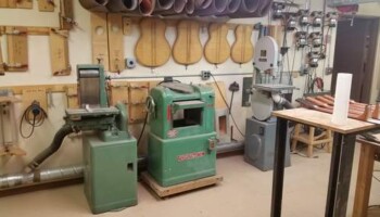 Another view in the middle room